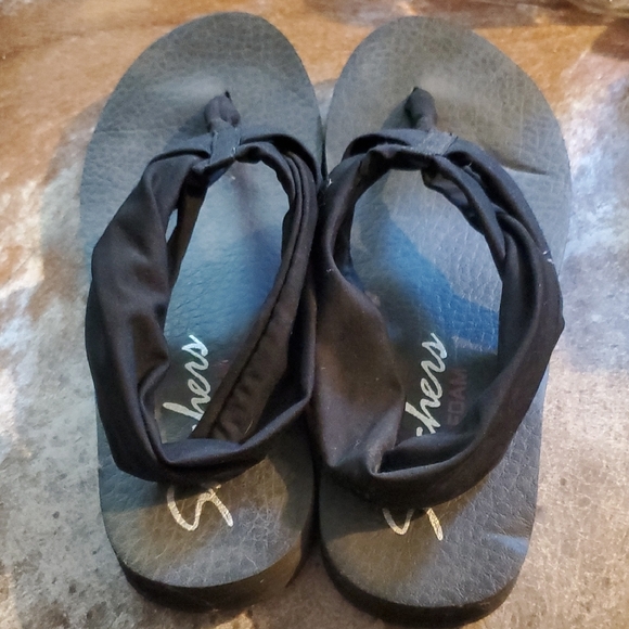 Skechers Black Yoga Foam Sandals - Picture 2 of 4